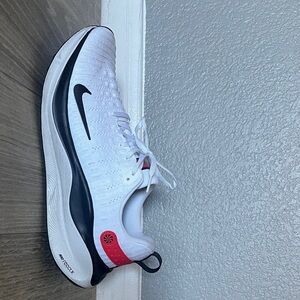 Nike ReactX Infinity Run 4
White Black Light Crimson Men’s